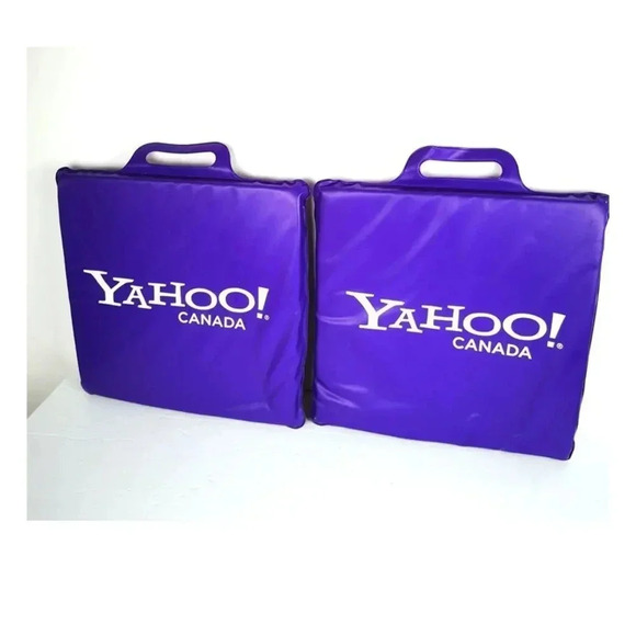 YAHOO Stadium Cushion Seats Dot Com Era 2000 Collectible Memorabilia - Picture 3 of 4